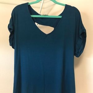 Like New Key Hole Back Top